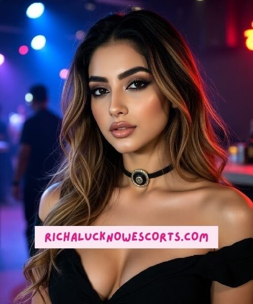 Komal Kapoor - russian Escort Lucknow
